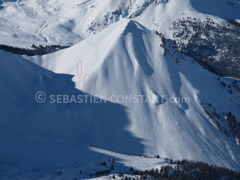 Avalanche de plaque déclenchée par un groupe de 5 skieurs / Arpelin - Cervières (Massif du Queyras)