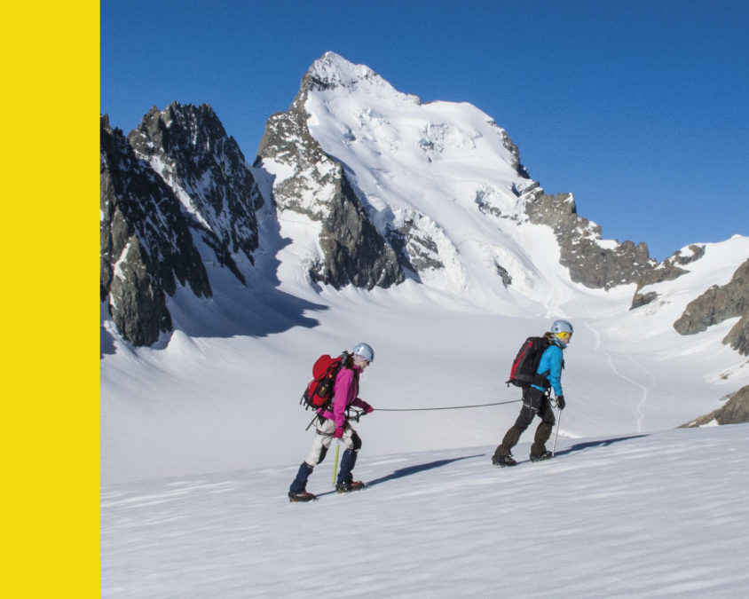 Ce topo guide est nouveau classique du massif pour l'alpinisme et la rando glaciaire dans le massif des Ecrins